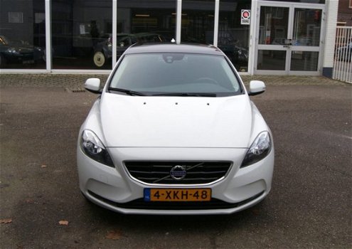 Volvo V40 - 1.6 D2 Kinetic Business Panoramadak, Navi, Pdc, Cruise, 1e eigenaar RIJKLAARPRIJS - 1