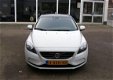 Volvo V40 - 1.6 D2 Kinetic Business Panoramadak, Navi, Pdc, Cruise, 1e eigenaar RIJKLAARPRIJS - 1 - Thumbnail