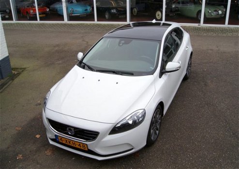 Volvo V40 - 1.6 D2 Kinetic Business Panoramadak, Navi, Pdc, Cruise, 1e eigenaar RIJKLAARPRIJS - 1