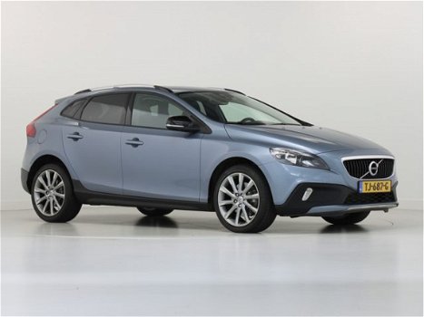 Volvo V40 Cross Country - 2.0 D2 120 PK 6-Bak Momentum (BNS) - 1