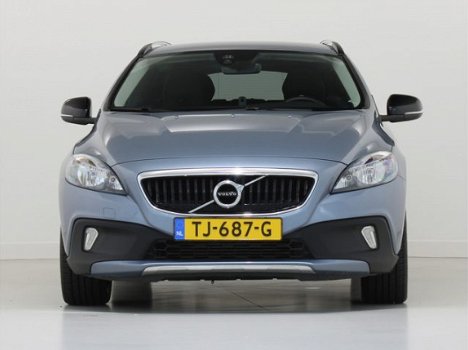 Volvo V40 Cross Country - 2.0 D2 120 PK 6-Bak Momentum (BNS) - 1