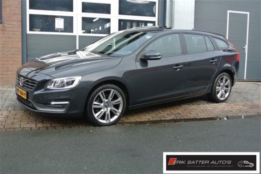 Volvo V60 - D3 136 PK Automaat| Xenon| Schuifdak|Navi| PDC| Trekhaak - 1