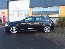 Audi A3 Sportback - 1.4 TFSI CoD 2x S-Line B&O , Xenon , 18"LMV Navi, blanke dakrails