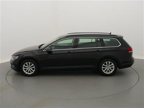 Volkswagen Passat - 1.6 TDI 120pk Comfortline ( PDC/NAVI/CLIMA/CAMERA) - 1