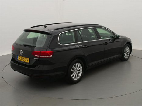 Volkswagen Passat - 1.6 TDI 120pk Comfortline ( PDC/NAVI/CLIMA/CAMERA) - 1