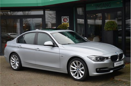 BMW 3-serie - 320i High Executive Aut. Sport-Line, Schuif/Kantel dak, Navi, Bi-Xenon, Leder, Origine - 1