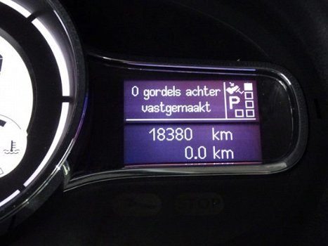 Renault Mégane - 2.0 16v Dynamique CVT/Automaat Navig., Climate, Cruise, Lichtm. velg - 1