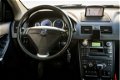 Volvo XC90 - 2.4 D5 Sport Automaat 7-Persoons | Leder | Navigatie | Trekhaak | Camera - 1 - Thumbnail