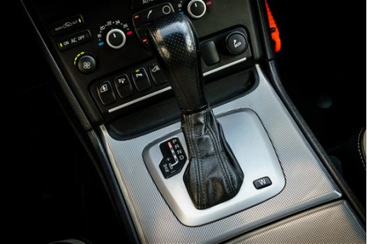 Volvo XC90 - 2.4 D5 Sport Automaat 7-Persoons | Leder | Navigatie | Trekhaak | Camera - 1