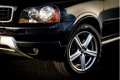 Volvo XC90 - 2.4 D5 Sport Automaat 7-Persoons | Leder | Navigatie | Trekhaak | Camera - 1 - Thumbnail