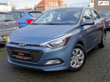 Hyundai i20 - 1.2 Handsfree bellen / Airco / Pdc - 1