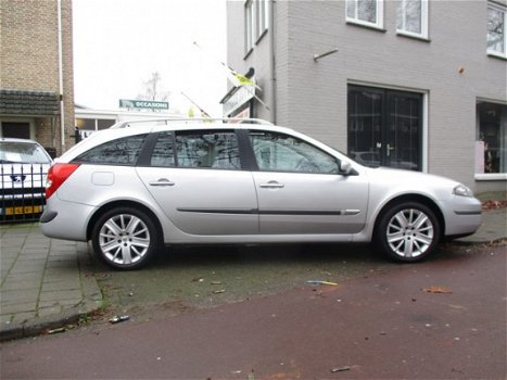 Renault Laguna Grand Tour - 2.0-16V Tech Line / AIRCO / NAVI / X-ENON / SCHUIFDAK / 139dkm - 1