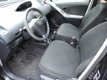 Toyota Yaris - 1.0 VVTi Acces Airco, L.M.velgen, 5 drs, cd speler, AUX - 1 - Thumbnail