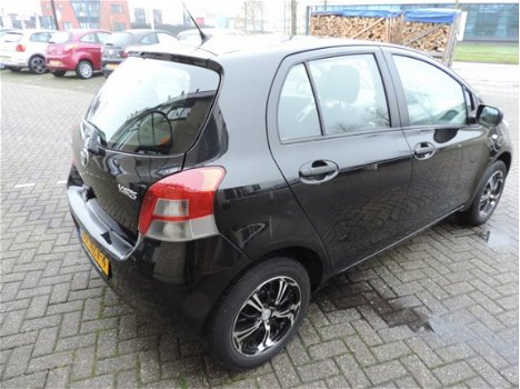 Toyota Yaris - 1.0 VVTi Acces Airco, L.M.velgen, 5 drs, cd speler, AUX - 1