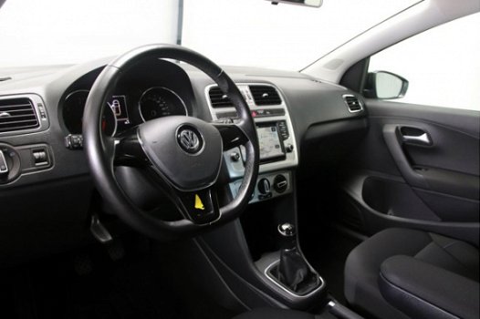 Volkswagen Polo - 1.4 TDI BlueMotion Navigatie Parkeersensoren Cruise Control Airco - 1
