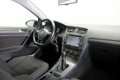 Volkswagen Golf - 1.6 TDI Highline 6-bak Xenon Navigatie ParkPilot Climate Control - 1 - Thumbnail