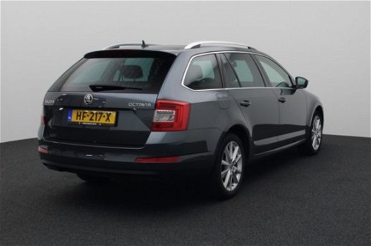 Skoda Octavia Combi - 1.6 TDI 110PK BUSINESSLINE XENON / NAVI / PANO - 1