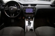 Skoda Octavia Combi - 1.6 TDI 110PK BUSINESSLINE XENON / NAVI / PANO