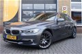 BMW 3-serie - 320i LUXURY SPORT NAVI/LEER/SPORTSTOELEN/LED/XENON/ - 1 - Thumbnail