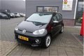 Volkswagen Up! - 1.0 high up BlueMotion Navigatie / Cruise / Airco - 1 - Thumbnail