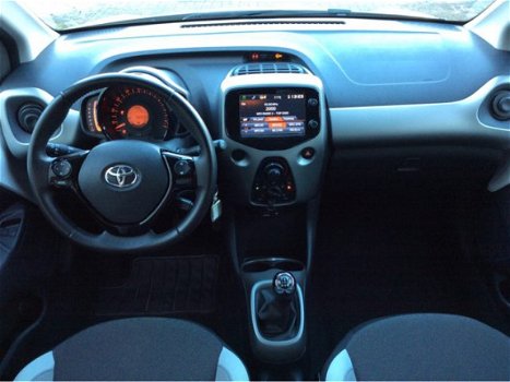 Toyota Aygo - 1.0 5D x-play | park. camera | Bluetooth | NL auto - 1