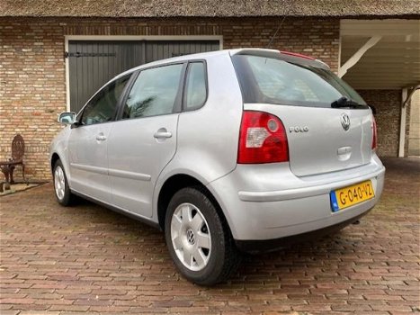 Volkswagen Polo - 1.4-16V Sportline - 1