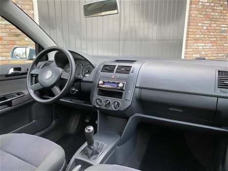 Volkswagen Polo - 1.4-16V Sportline - 1