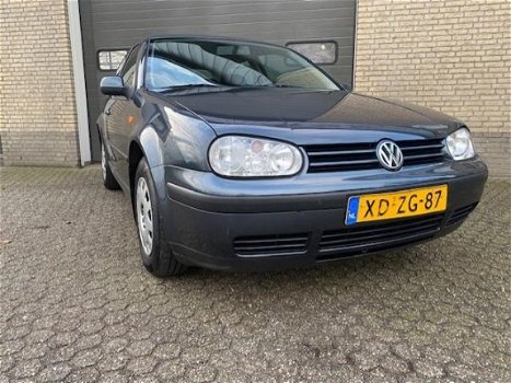 Volkswagen Golf - 1.6 Trendline - 1