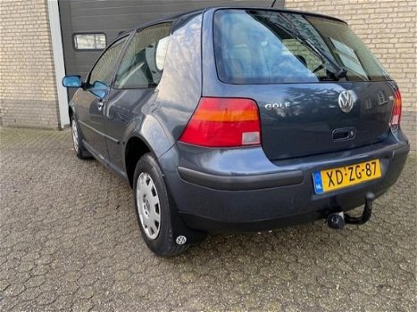 Volkswagen Golf - 1.6 Trendline - 1