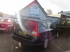 Volvo V70 - 2.4D Kinetic leder/navigatie/luxe uitvoering