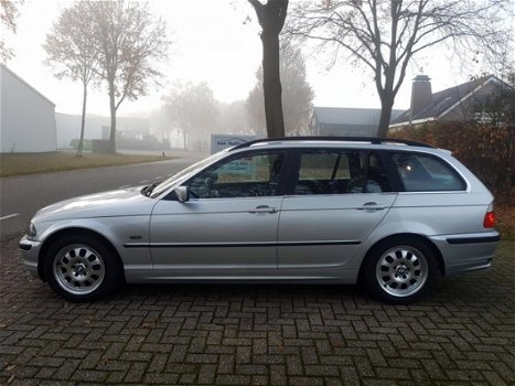 BMW 3-serie Touring - 320i 2.2 170PK YOUNGTIMER AIRCO/CLIMA E46 ADVERTENTIE GOED LEZEN AUB - 1