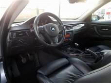 BMW 3-serie Coupé - 325i High Executive AIRCO LEDER INT 6-BAK 17 INCH BREEDSET DEALERAUTO IN TOPSTAA
