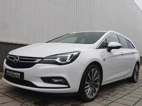 Opel Astra Sports Tourer - 1.6 CDTI Innovation | Trekhaak | 18 Inch | Comfortstoelen | Camera | Navi - 1