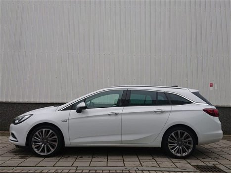 Opel Astra Sports Tourer - 1.6 CDTI Innovation | Trekhaak | 18 Inch | Comfortstoelen | Camera | Navi - 1