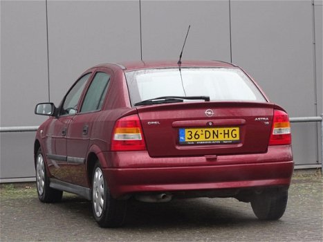 Opel Astra - 1.6 Club AUTOMAAT (bj1999) - 1