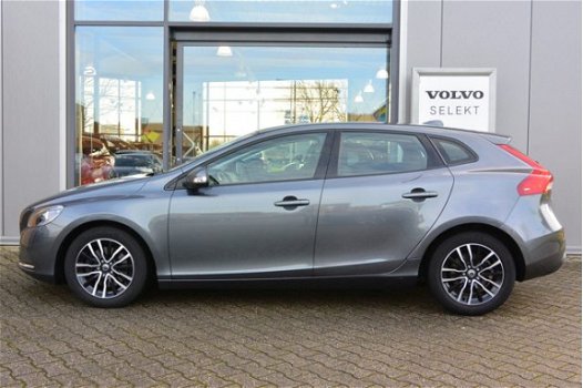 Volvo V40 - D2 115PK Geartronic / Business Full Map Navi / 16 inch LMV / Climatronic / PDC / Volledi - 1