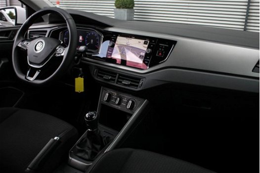 Volkswagen Polo - Comfortline 1.0 TSI 95pk Navigatie Active info display Adaptive cruise Airco Radio - 1