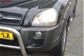 Hyundai Tucson - 2.0i Style World Cup edition Leer I Airco I Sport velgen I Dealer onderhoud I Nwe A - 1 - Thumbnail