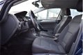 Volkswagen Golf - 1.6 TDI Comfortline, Apple Carplay, Climate Control, Stoelverwarming - 1 - Thumbnail
