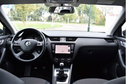 Skoda Octavia Combi - 1.6 TDI Greentech Elegance, Xenon, 1/2 Leder, Memory Seats, Groot-Navigatie - 1