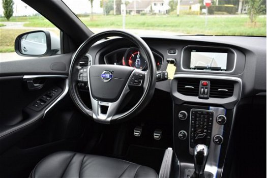 Volvo V40 - 2.0 D3 R-Design Xenon, Leder, Climate Control, Stoelverwarming, Navigatie - 1