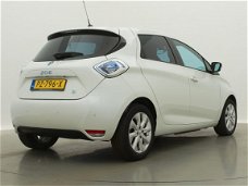 Renault Zoe - Q210 Zen Quickcharge 22 kWh (ex Accu) / Climate Control / Navigatie / Licht en Regense