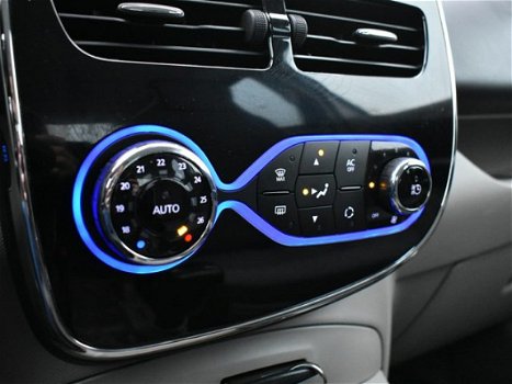Renault Zoe - Q210 Zen Quickcharge 22 kWh (ex Accu) / Climate Control / Navigatie / Licht en Regense - 1