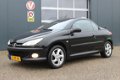 Peugeot 206 CC - 2.0-16V (136pk) Elek.Kap/ Elek.Ramen/ Vol-Leder/ C.V. Afstand/ 15''LMV/ Mistlamp./ - 1 - Thumbnail