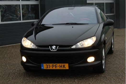 Peugeot 206 CC - 2.0-16V (136pk) Elek.Kap/ Elek.Ramen/ Vol-Leder/ C.V. Afstand/ 15''LMV/ Mistlamp./ - 1