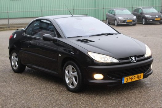 Peugeot 206 CC - 2.0-16V (136pk) Elek.Kap/ Elek.Ramen/ Vol-Leder/ C.V. Afstand/ 15''LMV/ Mistlamp./ - 1