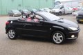 Peugeot 206 CC - 2.0-16V (136pk) Elek.Kap/ Elek.Ramen/ Vol-Leder/ C.V. Afstand/ 15''LMV/ Mistlamp./ - 1 - Thumbnail