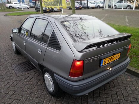 Opel Kadett - 1.6i LS keiharde wagen - 1