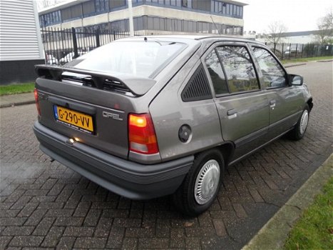 Opel Kadett - 1.6i LS keiharde wagen - 1