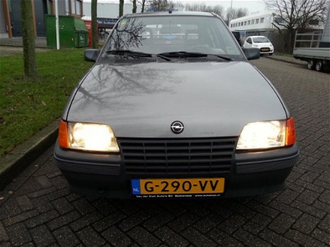 Opel Kadett - 1.6i LS keiharde wagen - 1